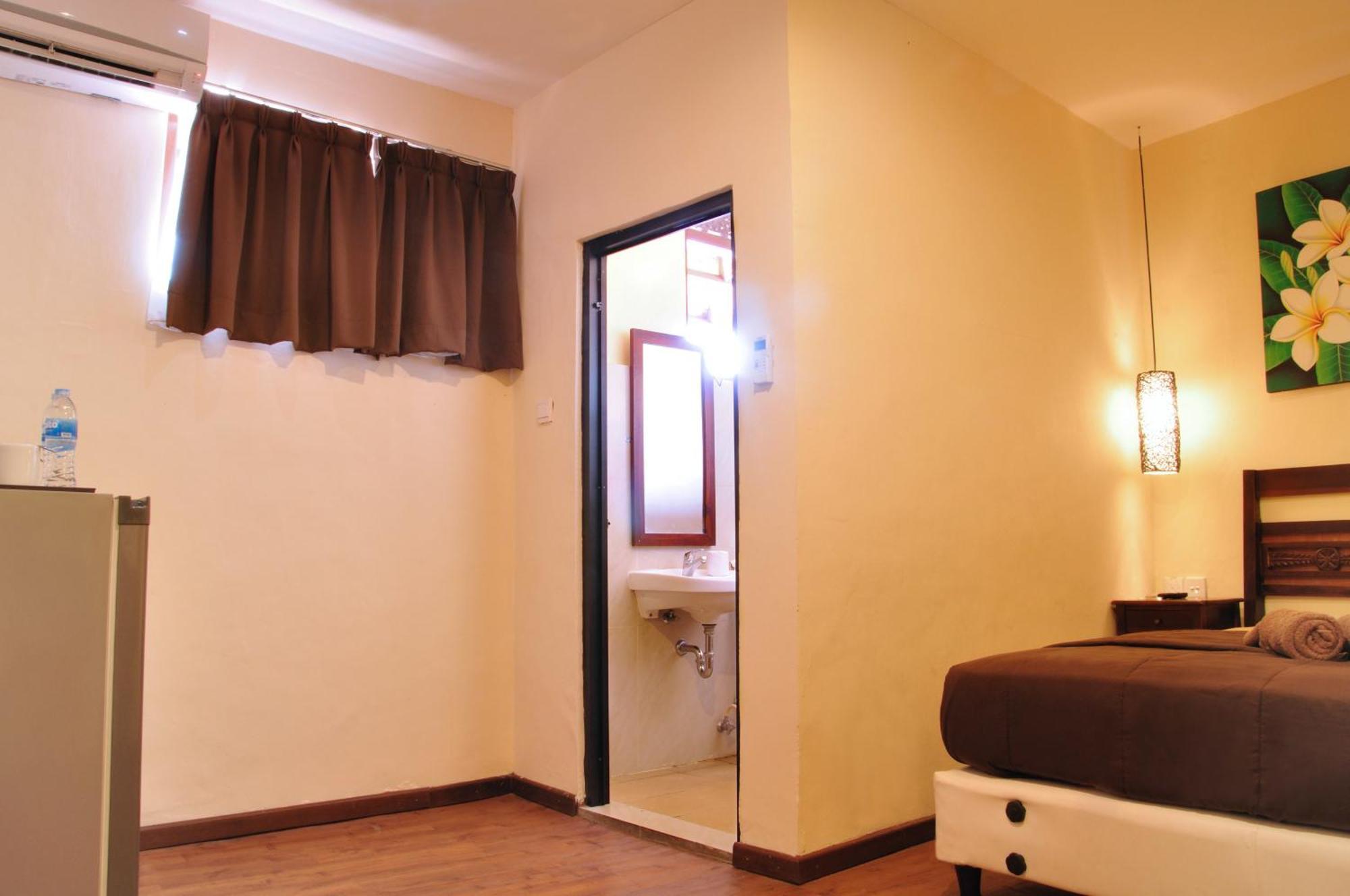 Bemo Corner Guest House Kuta Lombok Rom bilde