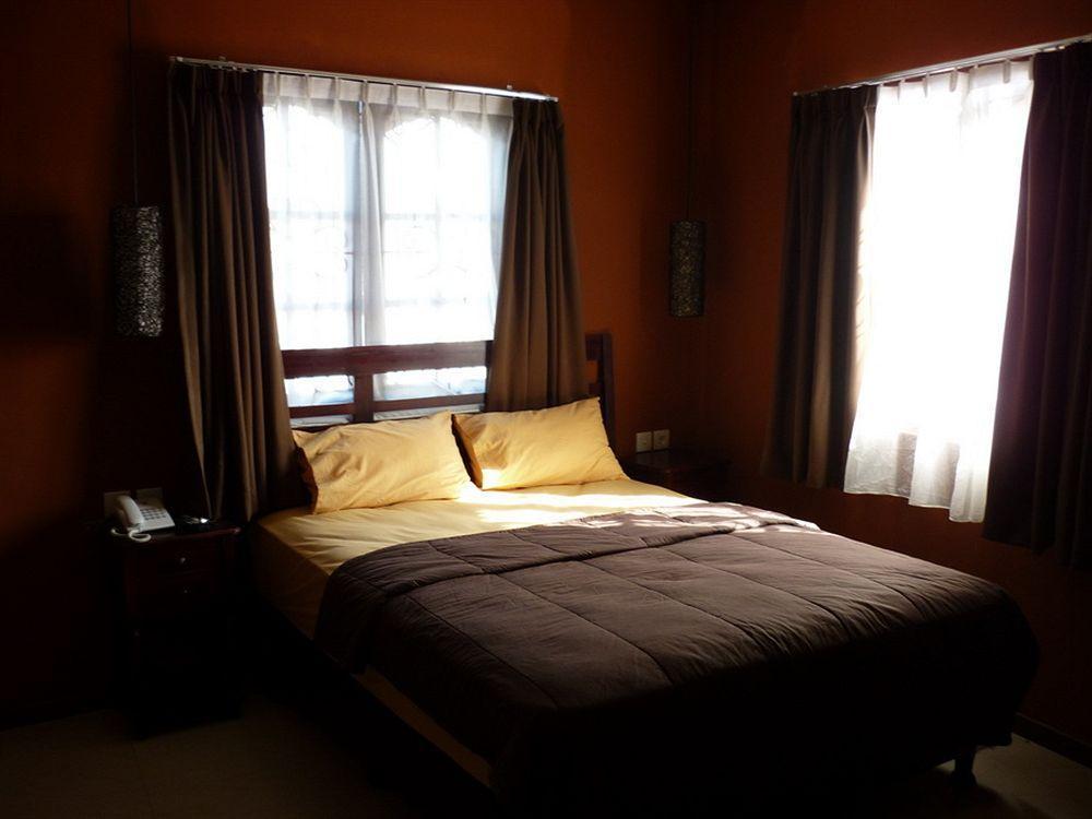 Bemo Corner Guest House Kuta Lombok Eksteriør bilde